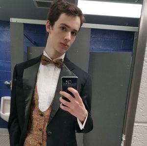 Meet your Posher, Julian